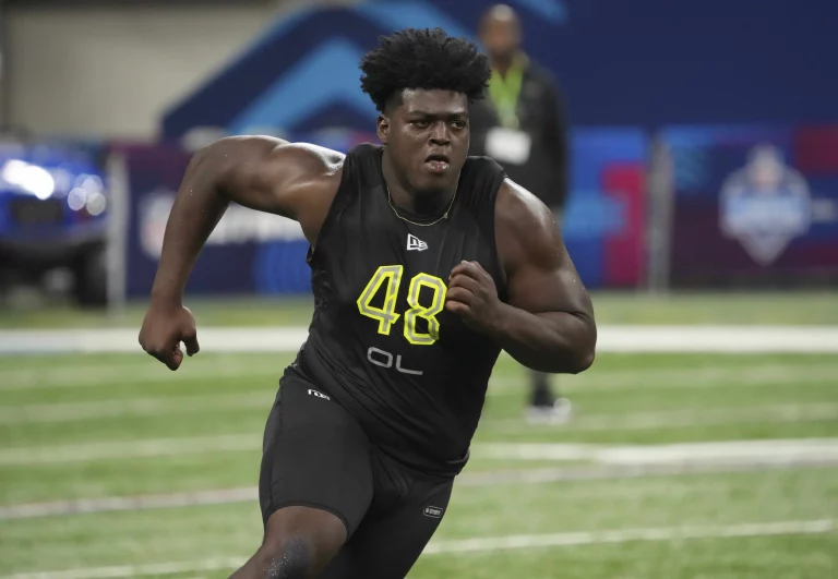 Tyler Smith Height and Weight – How Tall and Big is the Cowboys Player? Tyler Smith